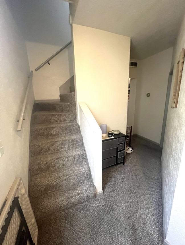 Building Photo - 933 S 4th St