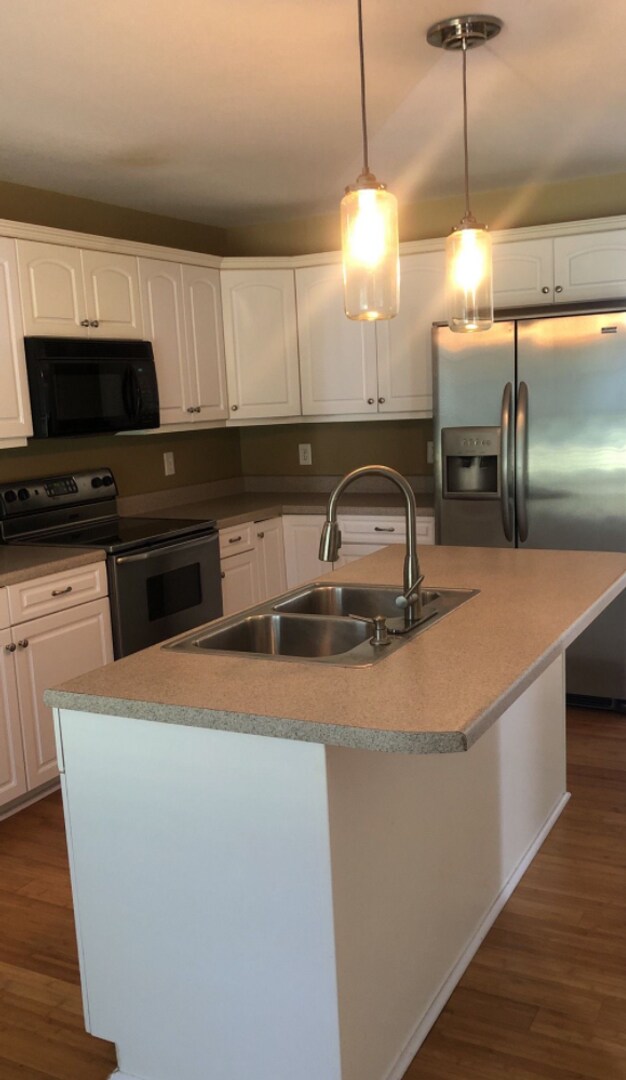 Building Photo - 211 Cullom Way
