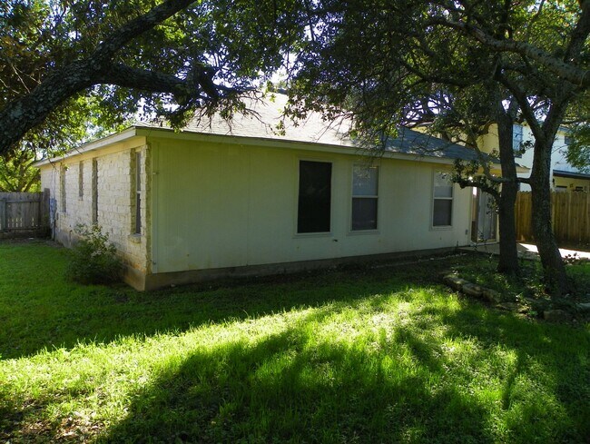 Building Photo - Welcome to this charming Centex home locat...