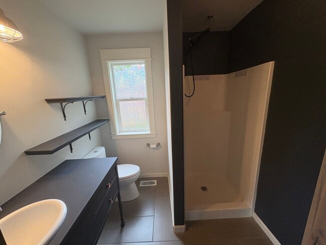 Building Photo - 2BED 2BATH - NORTHWEST, NEWLY RENOVATED, YARD, WASHER DRYER, STORAGE