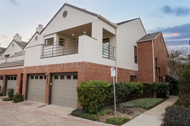 Building Photo - 2668 Bering Dr
