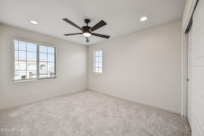 Building Photo - 8961 W San Juan Ave