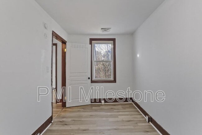 Building Photo - 218 N College St