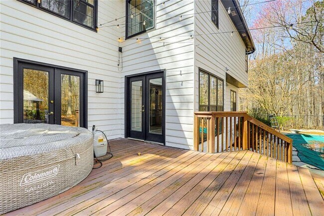 Building Photo - 3595 Chastain Ct