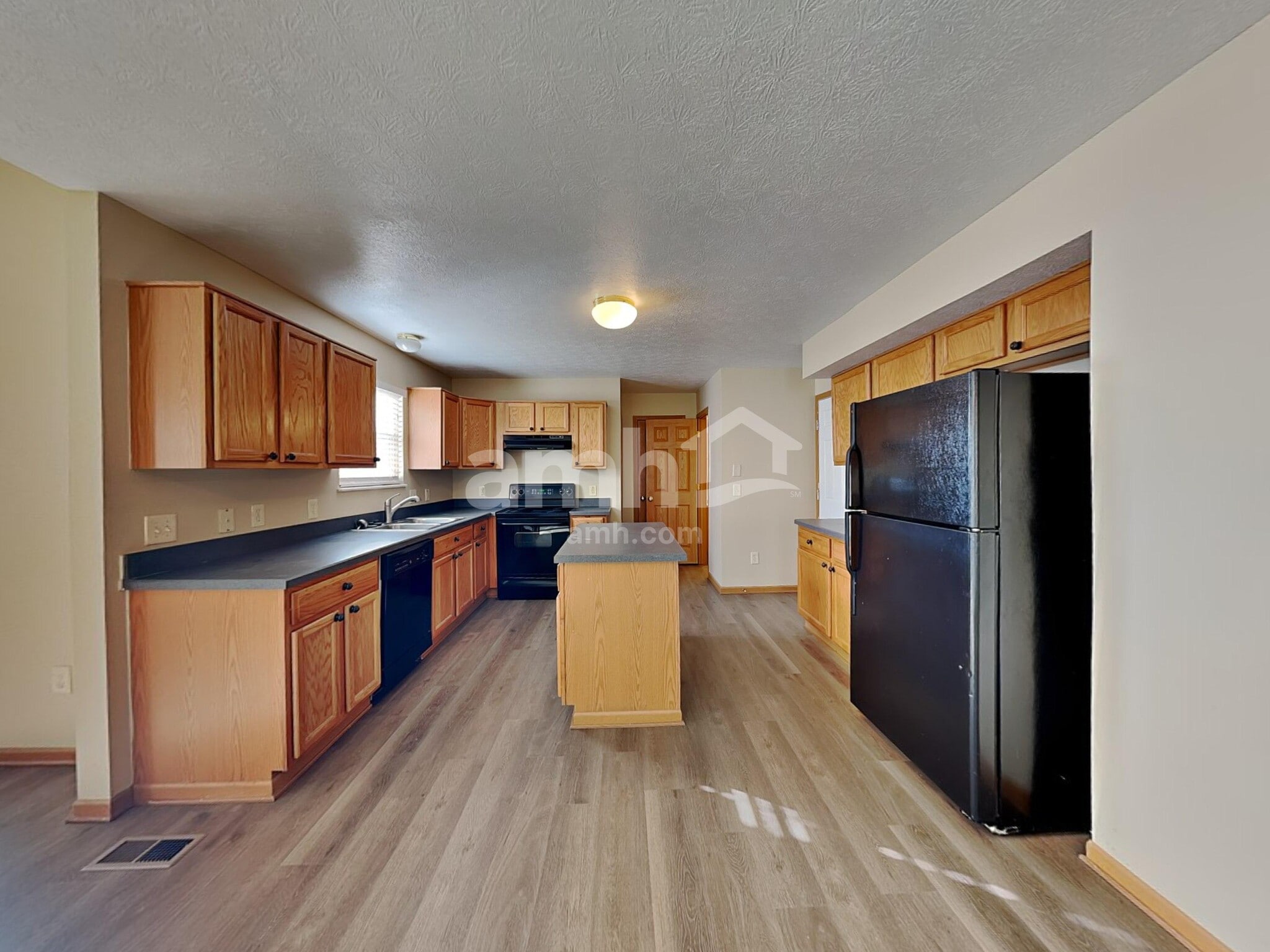 Building Photo - 1162 McNeil Dr