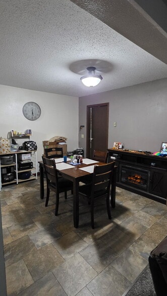 Building Photo - 1006 Hackberry Dr