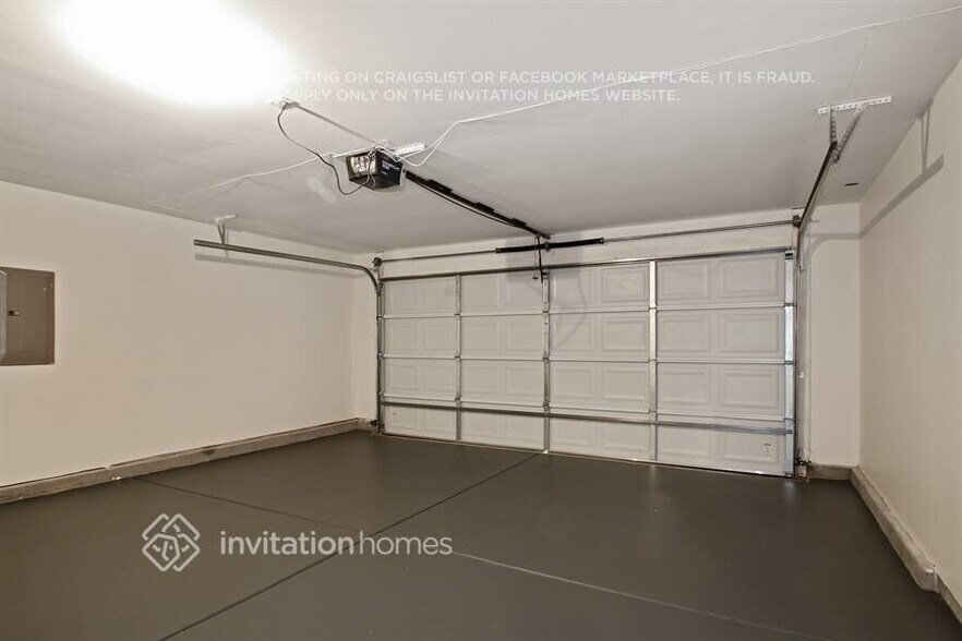 Building Photo - 11203 Pointer Ridge Dr