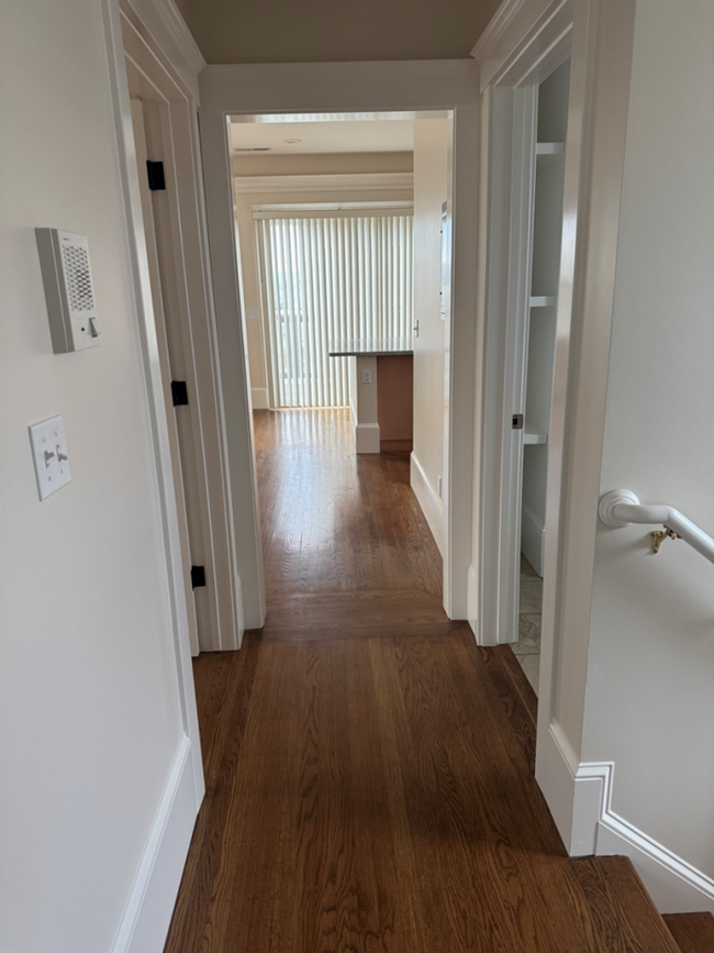 Building Photo - Welcome to this charming 2-bedroom, 1-bathroom in South San Francisco