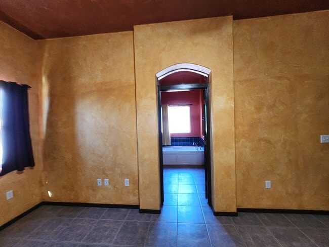 Building Photo - large home in douglas with guest house 1050 Rochine Rd