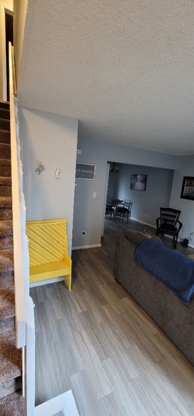 Building Photo - 2230 Stepping Stones Way