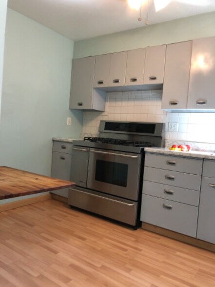 Building Photo - 3583 Beechwood Blvd