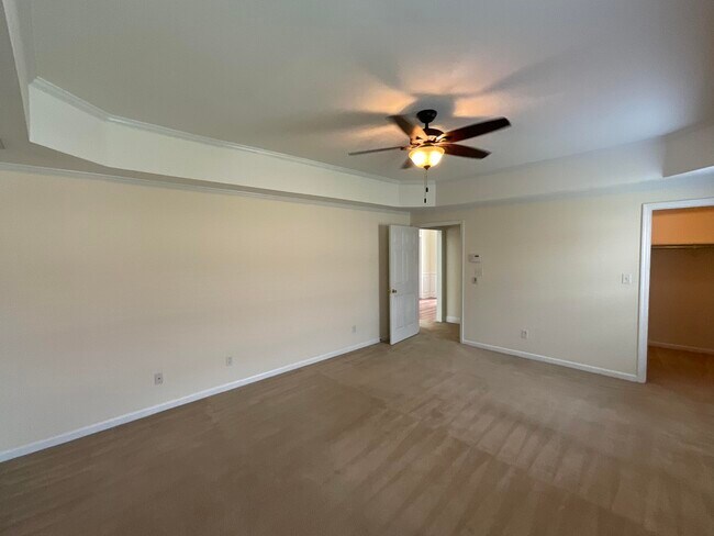 Building Photo - 375 Barnsley Dr