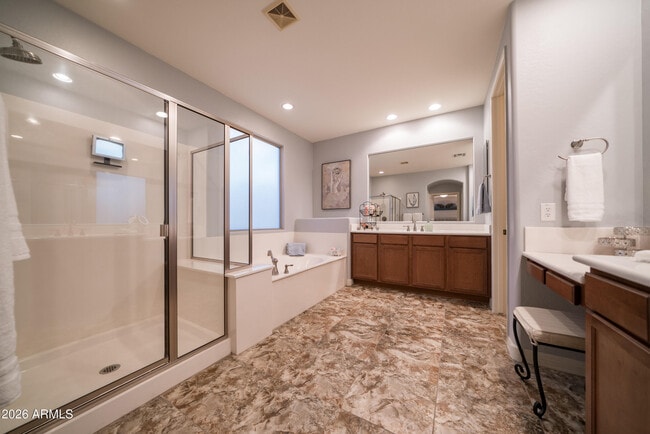 Building Photo - 2681 E Hampton Ln