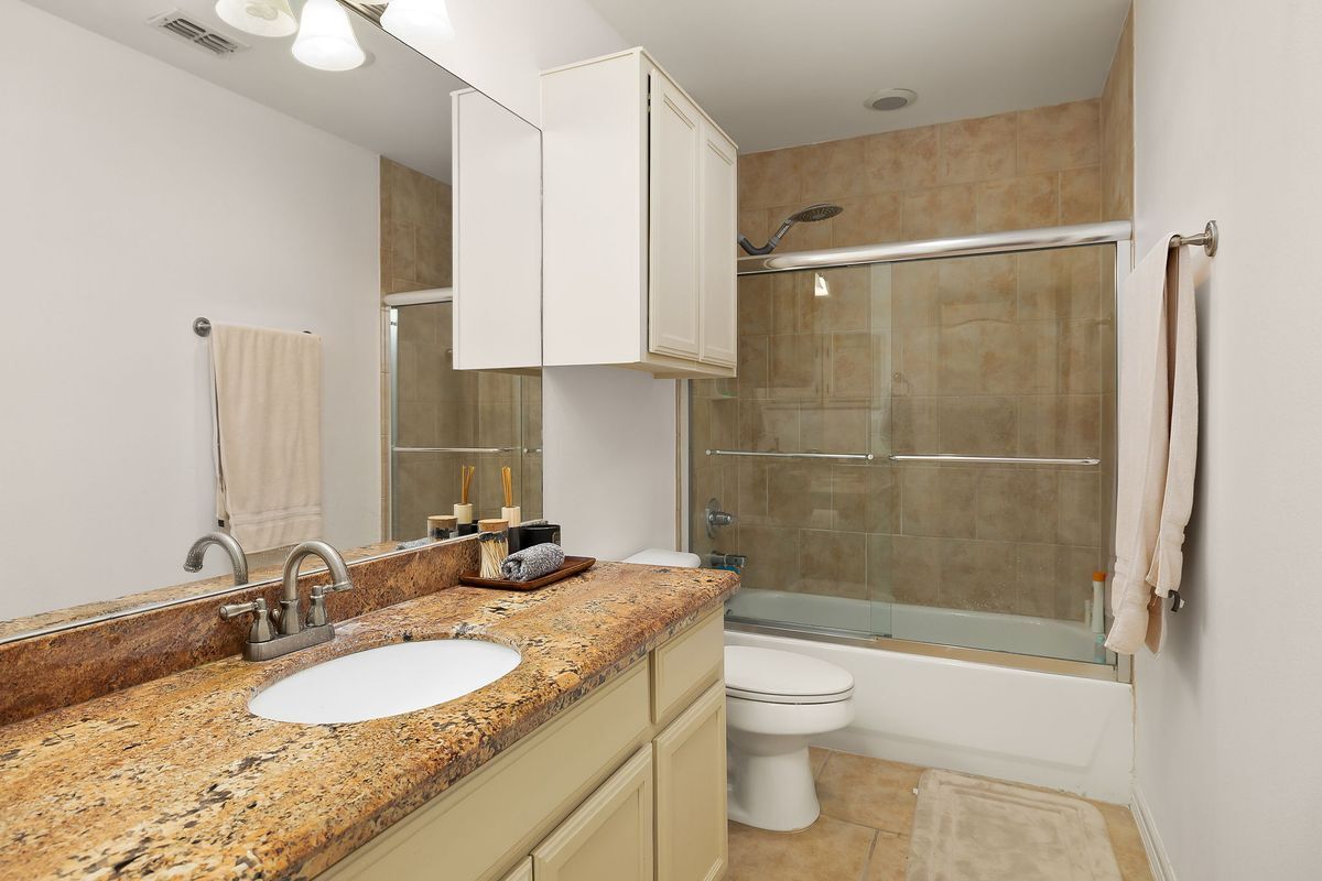 Building Photo - 3301 Santa Olivia St