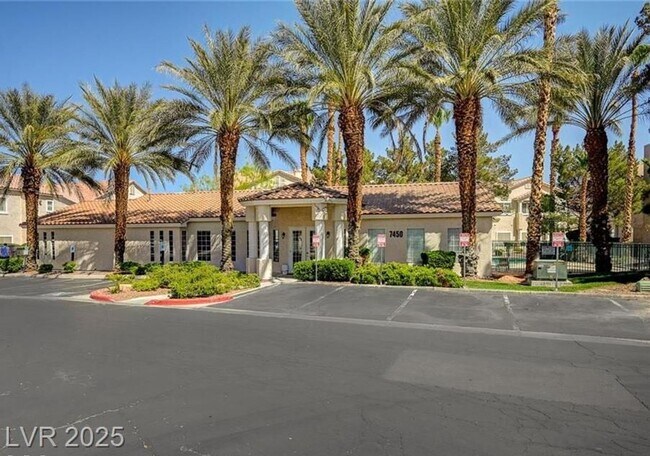 Building Photo - Bright Green Valley Condo in Gated Southpa...