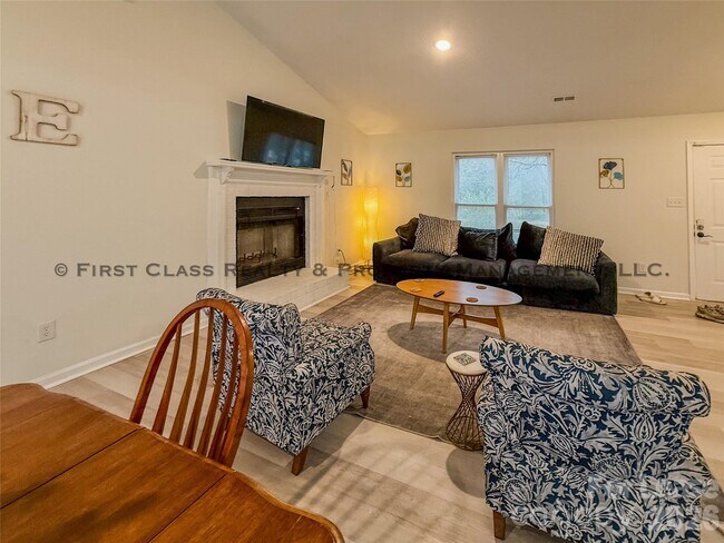 Building Photo - 5819 Woodrock Ct