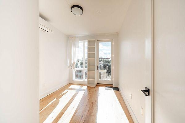 Building Photo - 1643 New York Ave