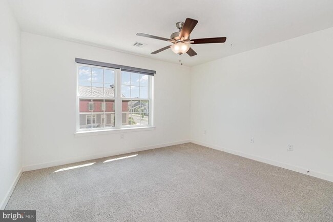 Building Photo - 1708 Fairmont Dr