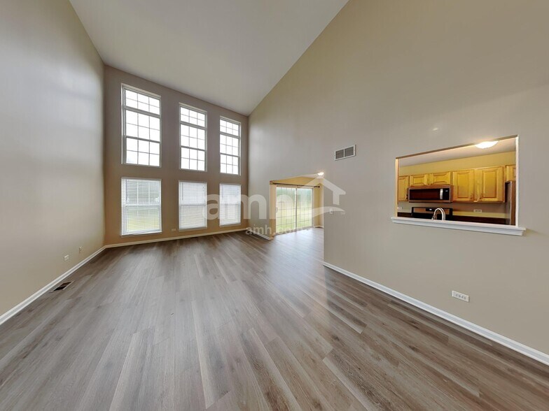 Building Photo - 1844 Courtwright Dr