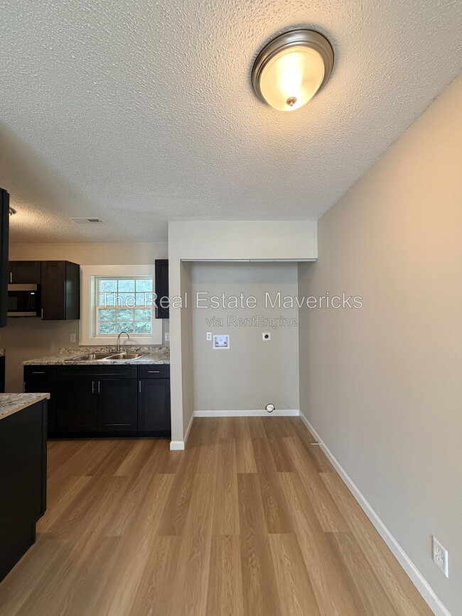 Building Photo - 65 Trinity Rd