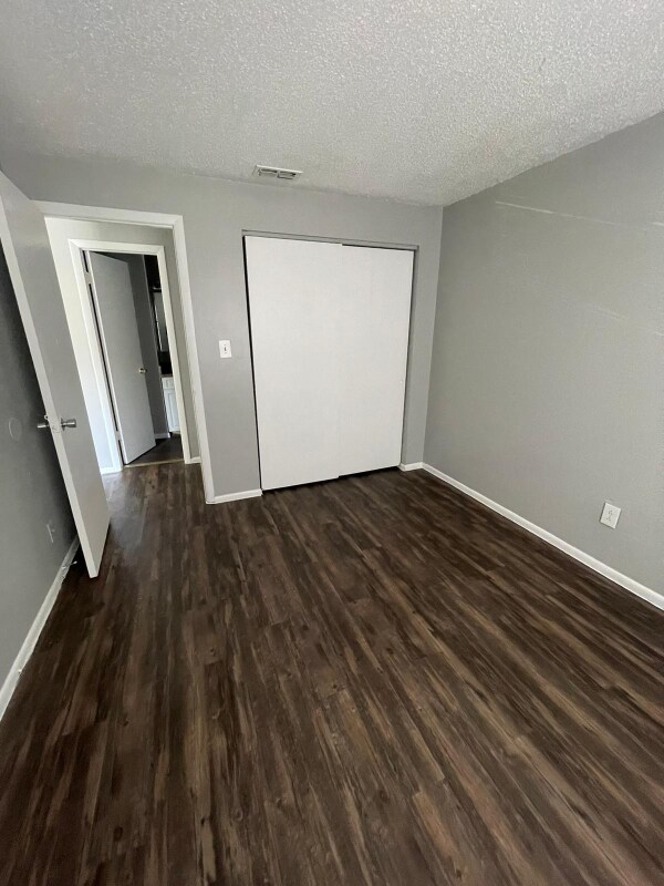 Building Photo - 14323 Lucerne Dr