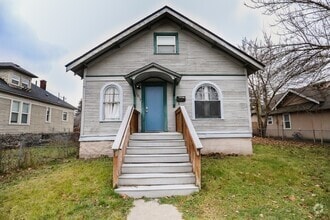 Building Photo - 1017 E Augusta Ave