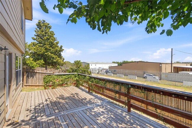 Building Photo - 11525 Autumn Ash Dr