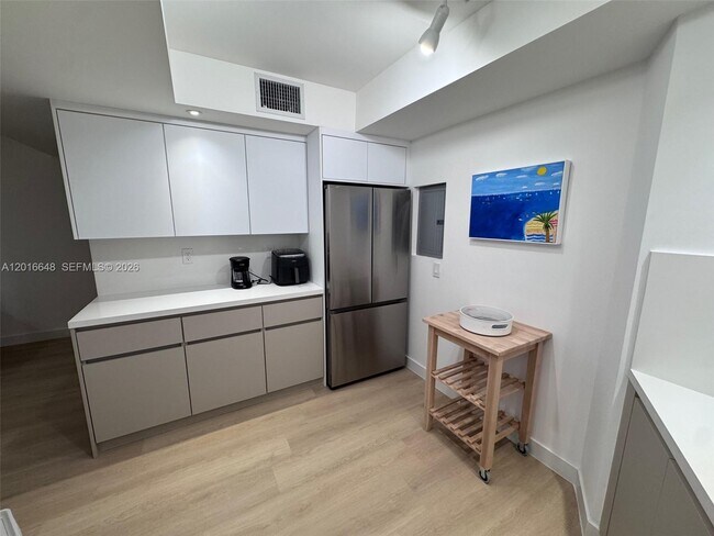 Building Photo - 3800 Galt Ocean Dr