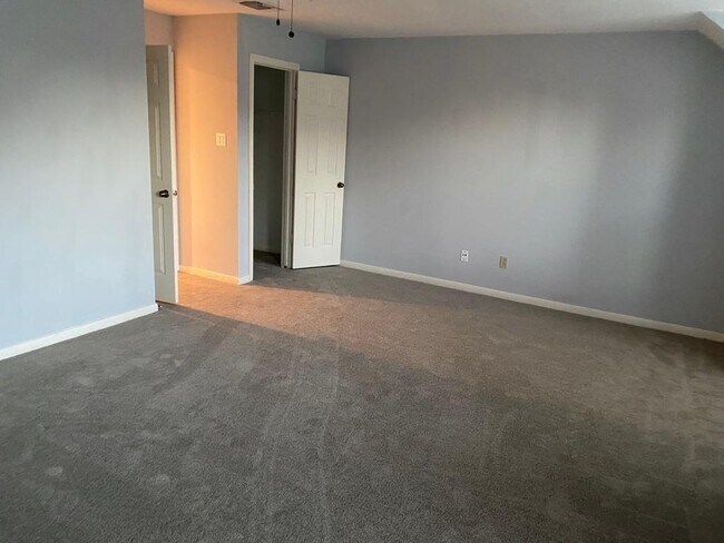Building Photo - 12800 Briar Forest Dr