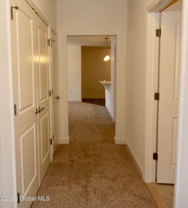 Building Photo - 3 Kilburn Ct