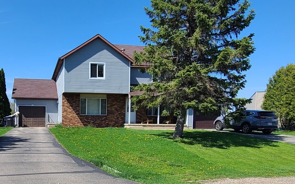 Primary Photo - 6668 Fairway Cir