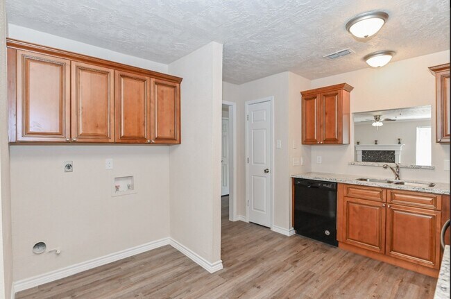 Building Photo - 6428 Alisa Ln