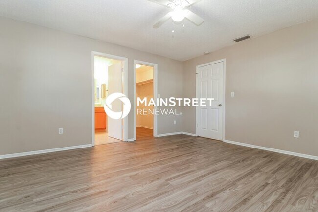 Building Photo - 3 Bedroom Pet-Friendly Home in Spring Hill, FL with Main Street Renewal