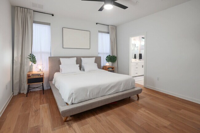 Building Photo - Spacious 3-Bedroom Townhouse Retreat