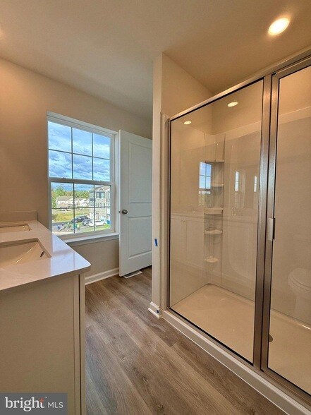 Building Photo - 209 Independence Ct