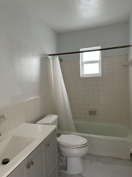 Building Photo - 627 92nd Ave N