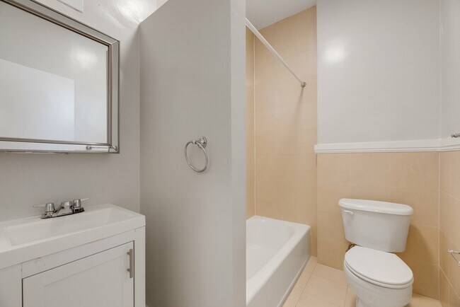 Building Photo - 1650 California St