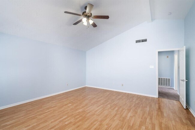 Building Photo - 4330 Heathfield Dr