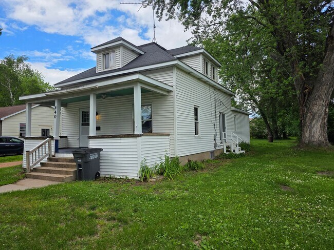 Building Photo - 4 Bed 2 Bath Single Family Home in Wisconsin Rapids