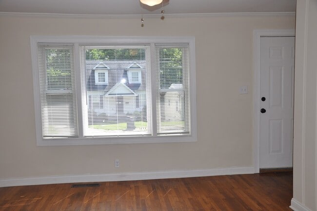 Building Photo - 1211 Devonshire Ave