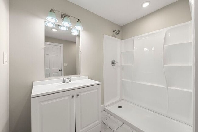 Building Photo - ALL NEW 4/2 HOME FOR RENT - 1st Month's Rent free with a 13 month lease!