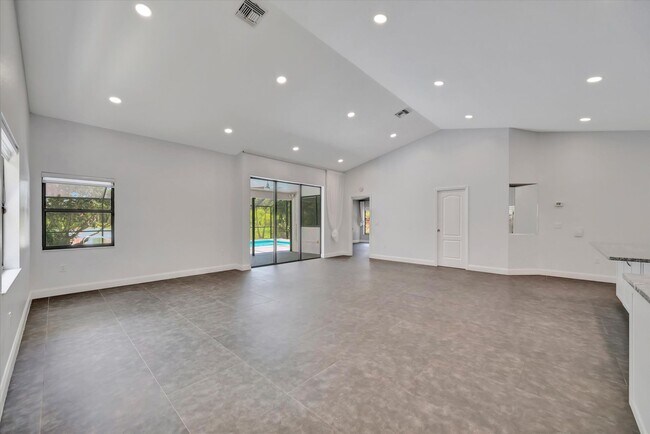 Building Photo - Stunning 3 Bed/ 2 Bath Pool Home in Longwood Run ~ UTC