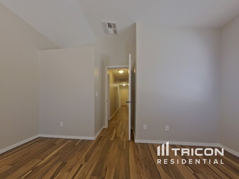 Building Photo - 6428 W Cordes Rd