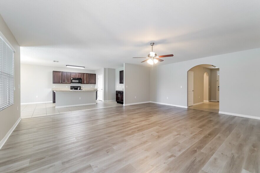 Building Photo - 5751 Marsh Landing Dr