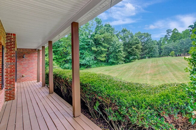 Building Photo - 75 Rock Mill Ct