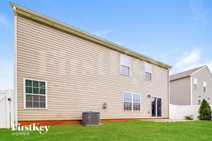 Building Photo - 308 Regan Ln