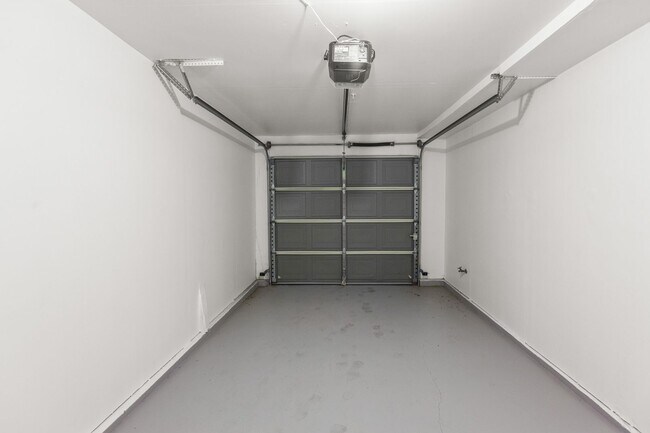 Building Photo - 6125 Lambeck Ln