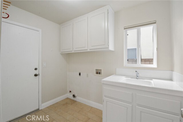Building Photo - 27931 Hedgeline Dr