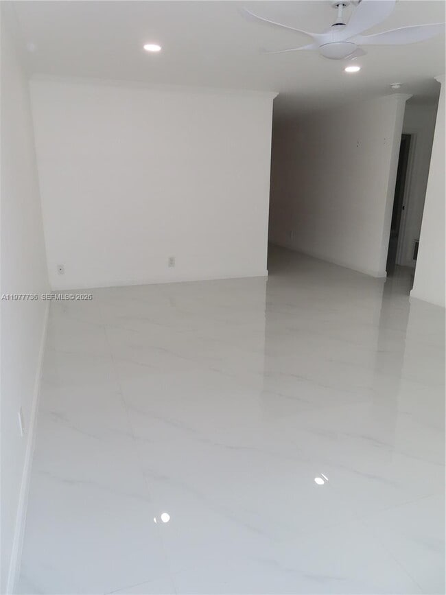 Building Photo - 1675 NE 45th St