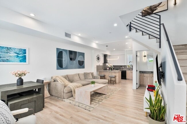 Building Photo - 4912 S Centinela Ave